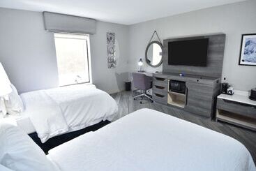 هتل Hampton Inn Auburn