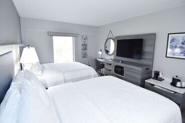 هتل Hampton Inn Auburn