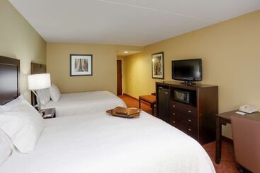 هتل Hampton Inn Auburn