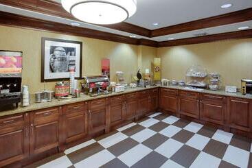 هتل Hampton Inn Auburn