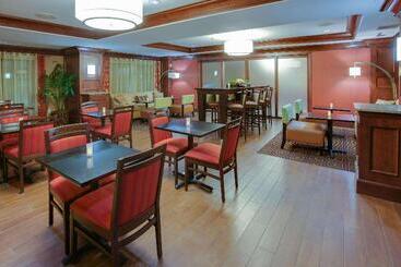 هتل Hampton Inn Auburn