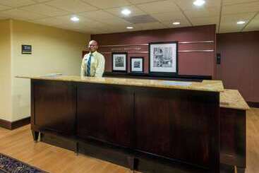 هتل Hampton Inn Baton Rougei10 & College Dr