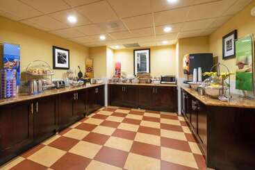هتل Hampton Inn Baton Rougei10 & College Dr