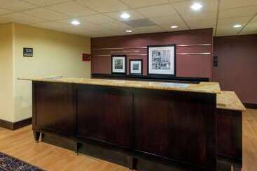 هتل Hampton Inn Baton Rougei10 & College Dr