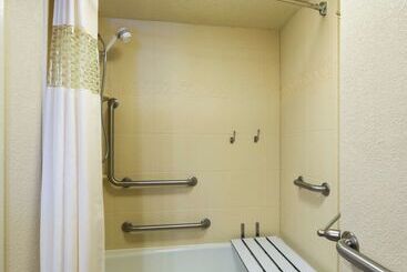هتل Hampton Inn Baton Rougei10 & College Dr