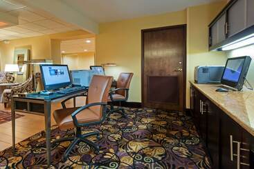 هتل Hampton Inn Baton Rougei10 & College Dr