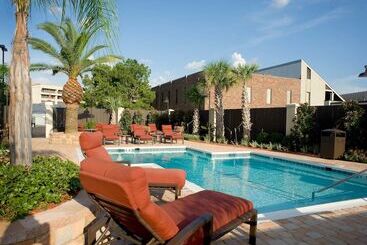 هتل Hampton Inn Baton Rougei10 & College Dr
