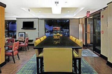 هتل Hampton Inn Biloxi