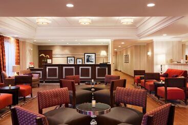 هتل Hampton Inn By Hilton Boston/cambridge