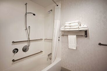 هتل Hampton Inn By Hilton Boston/cambridge
