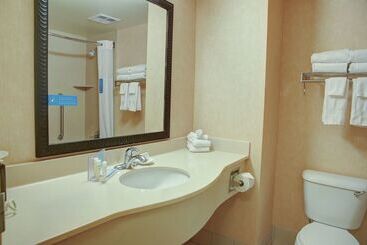 هتل Hampton Inn Cedar City