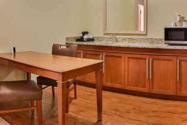 هتل Hampton Inn Charleston Daniel Island