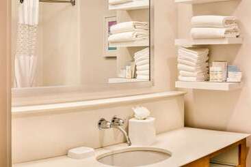 هتل Hampton Inn Charleston Daniel Island