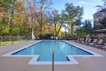 هتل Hampton Inn Charleston Daniel Island