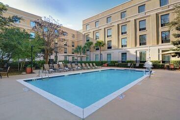 هتل Hampton Inn Charleston Daniel Island