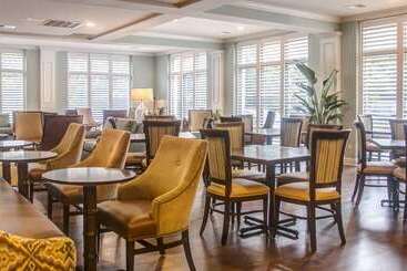 هتل Hampton Inn Charleston Daniel Island
