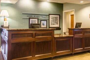 هتل Hampton Inn Charleston Daniel Island