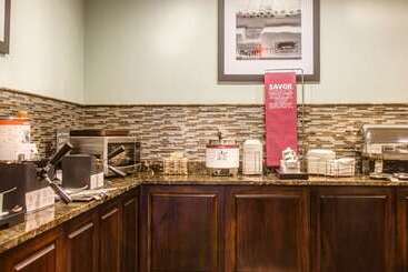 هتل Hampton Inn Charleston Daniel Island