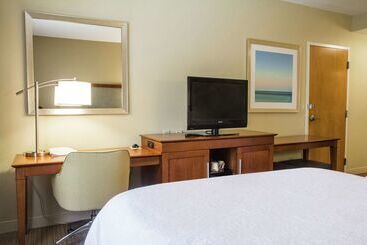هتل Hampton Inn Charleston Daniel Island