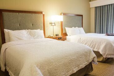 هتل Hampton Inn Charleston Daniel Island