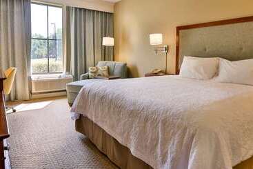 هتل Hampton Inn Charleston Daniel Island