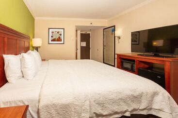 هتل Hampton Inn Daytona Speedway