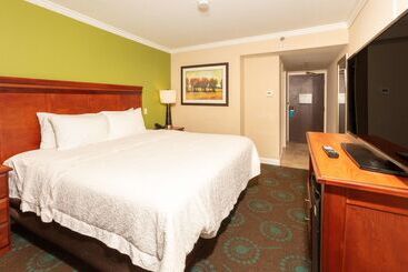 هتل Hampton Inn Daytona Speedway