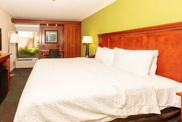 هتل Hampton Inn Daytona Speedway