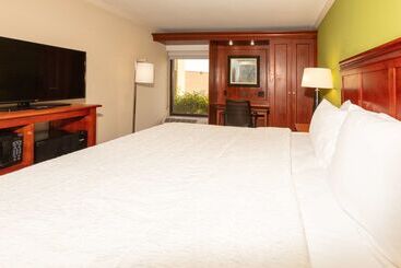 هتل Hampton Inn Daytona Speedway