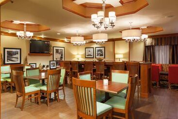 هتل Hampton Inn Elkton