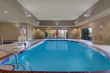 هتل Hampton Inn Fayetteville