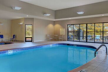 هتل Hampton Inn Fayetteville
