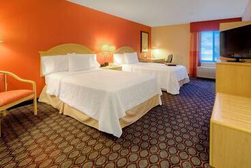 هتل Hampton Inn Fremont