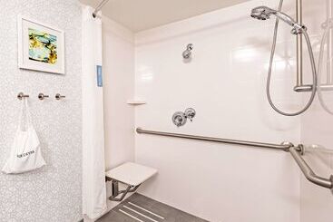 هتل Hampton Inn Gainesville