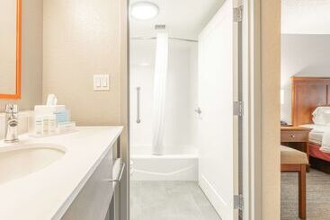 هتل Hampton Inn Gainesville