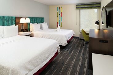 هتل Hampton Inn Greensboro Airport