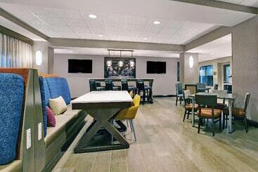هتل Hampton Inn Greenville I 385   Woodruff Rd