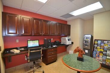 هتل Hampton Inn Groton