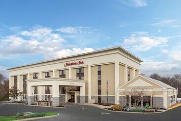 هتل Hampton Inn Groton
