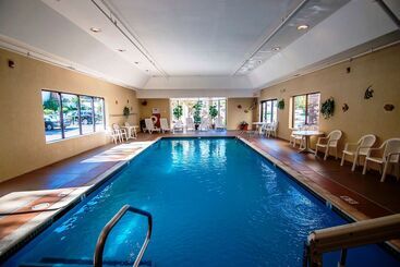 هتل Hampton Inn Groton