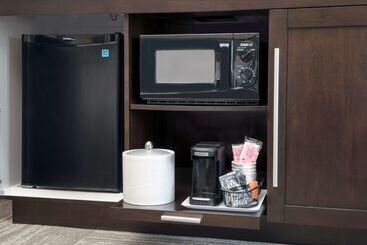 هتل Hampton Inn By Hilton Hallandale Beach Aventura