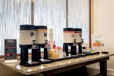 هتل Hampton Inn By Hilton Hallandale Beach Aventura