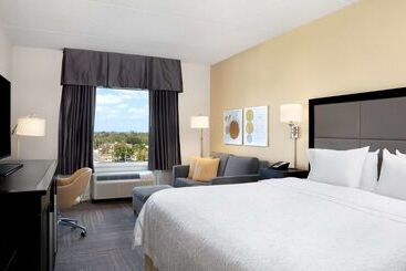 هتل Hampton Inn By Hilton Hallandale Beach Aventura