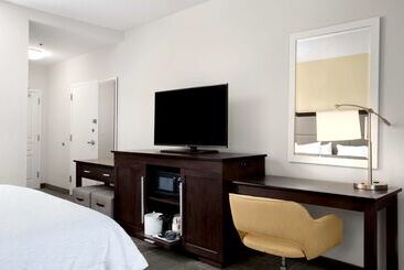 هتل Hampton Inn By Hilton Hallandale Beach Aventura