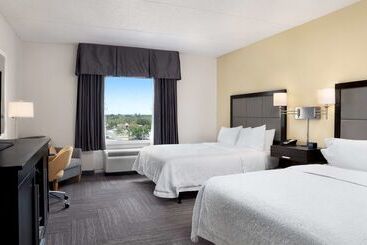 هتل Hampton Inn By Hilton Hallandale Beach Aventura