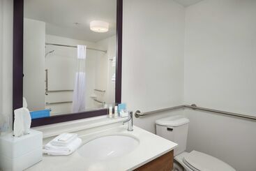 هتل Hampton Inn Helena