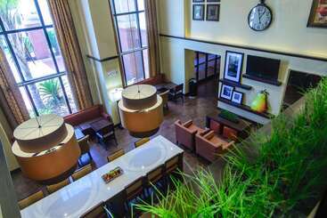 هتل Hampton Inn Houstonpearland