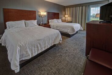 هتل Hampton Inn Indianapolissw/plainfield