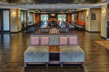 هتل Hampton Inn Indianapolissw/plainfield