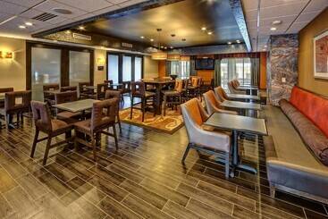 هتل Hampton Inn Indianapolissw/plainfield